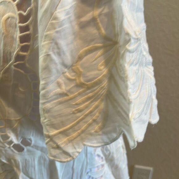 Guadalupe Size M Chloe Embroidered Peplum Blouse Off White Coastal Feminine NWT - Picture 10 of 13